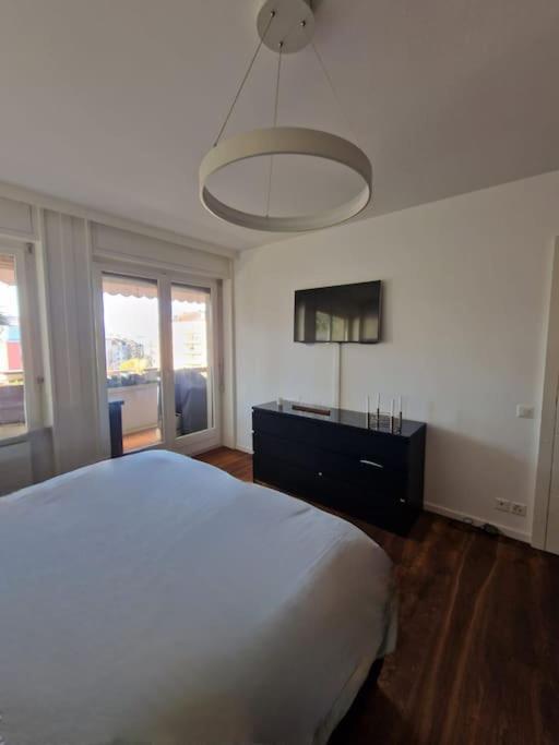 Appartement De Standing Au Centre De *