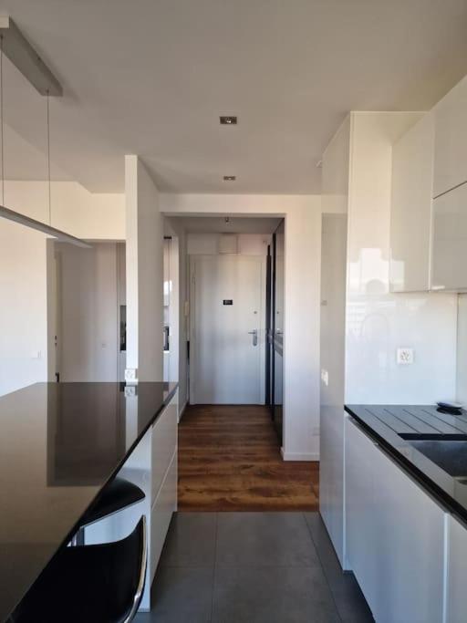 De Standing Au Centre De