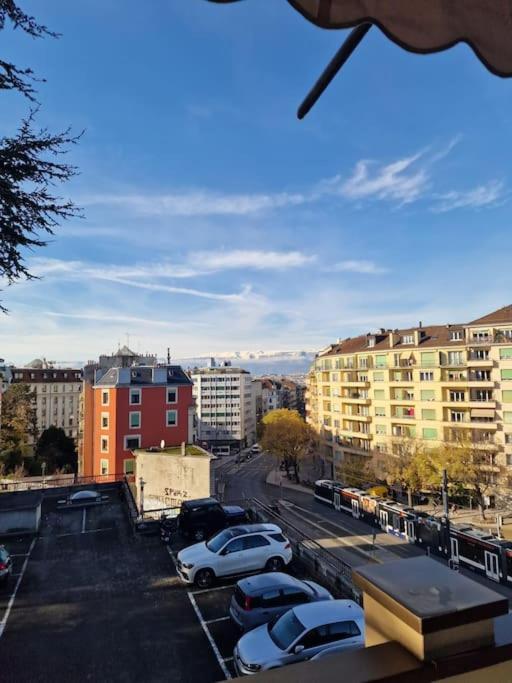 De Standing Au Centre De